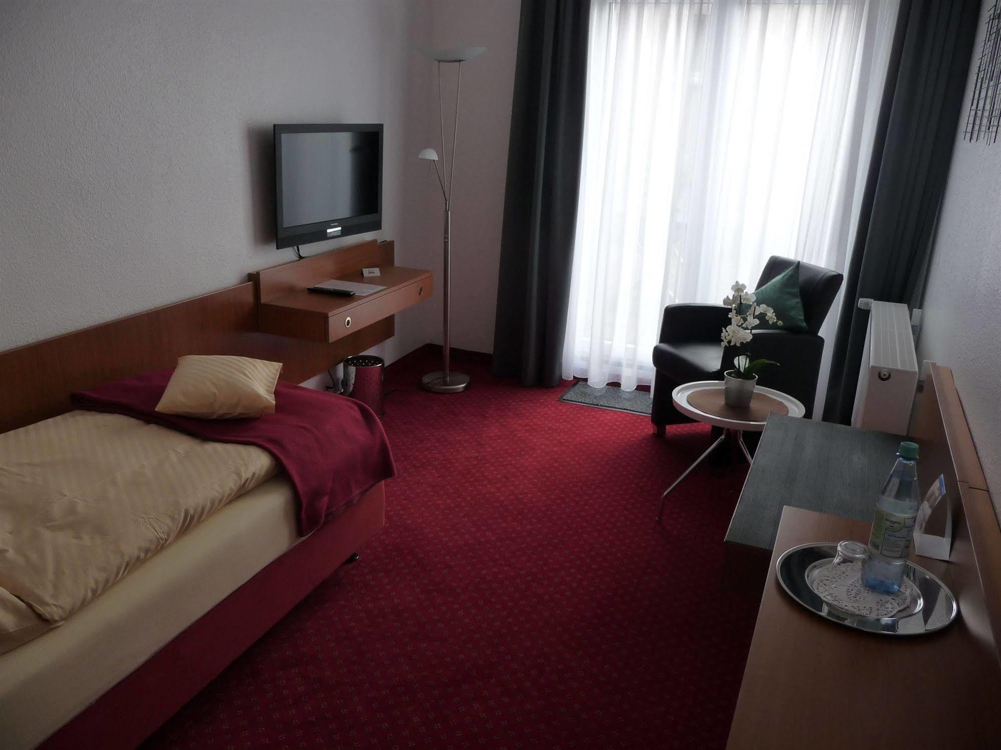 Hotel Sechzehn Leverkusen Exterior photo